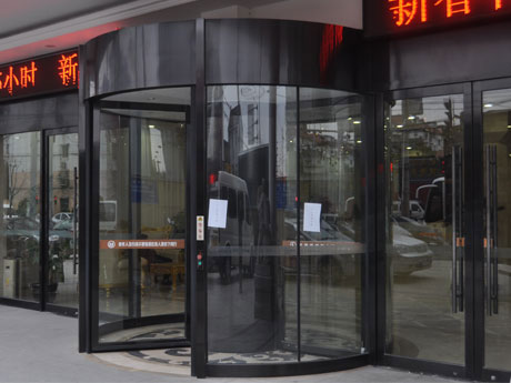 酒店旋轉(zhuǎn)門