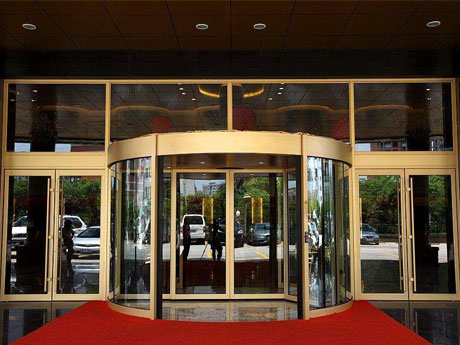 酒店旋轉(zhuǎn)門