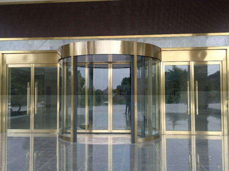 酒店旋轉(zhuǎn)門