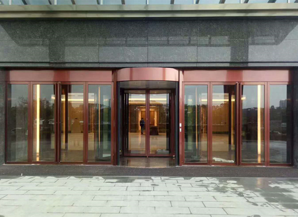 旋轉(zhuǎn)門(mén)