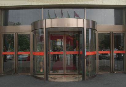 商場(chǎng)旋轉(zhuǎn)門