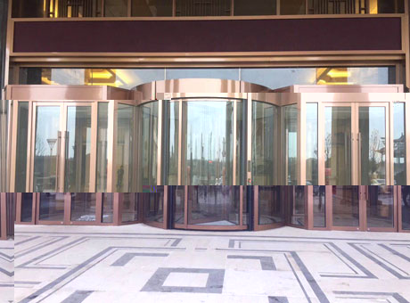 四季酒店1樘自動(dòng)旋轉(zhuǎn)門(mén)