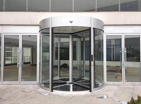 腦白匯2期2樘自動(dòng)旋轉(zhuǎn)門(mén)