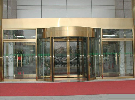 山西太原現(xiàn)代家居?xùn)|北區(qū)自動(dòng)旋轉(zhuǎn)門(mén)