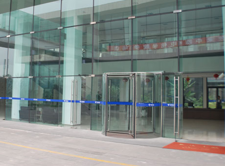 中國(guó)電信1樘自動(dòng)旋轉(zhuǎn)門(mén)