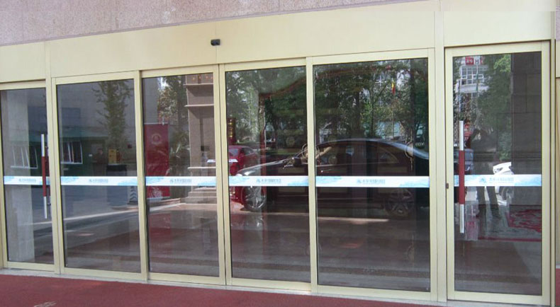 電動感應(yīng)門