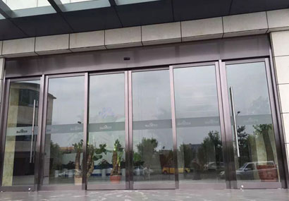 卡巴自動(dòng)門