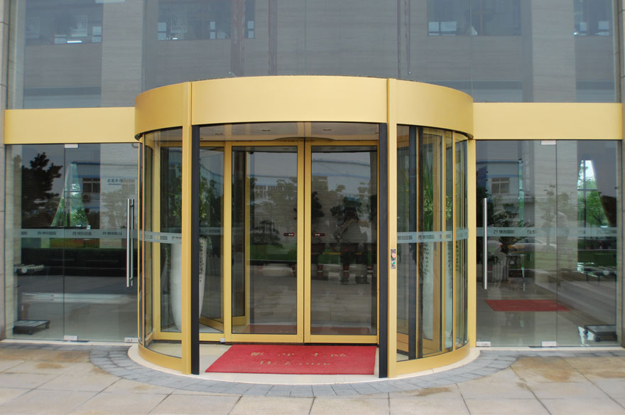 青島福田旋轉(zhuǎn)門